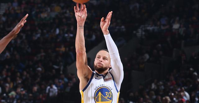 德甲战报：伯克特双响，卡明斯基闪击，法兰克福4-3险胜科隆（德甲激战：伯克特梅开二度，卡明斯基先拔头筹，法兰克福4-3险胜科隆）