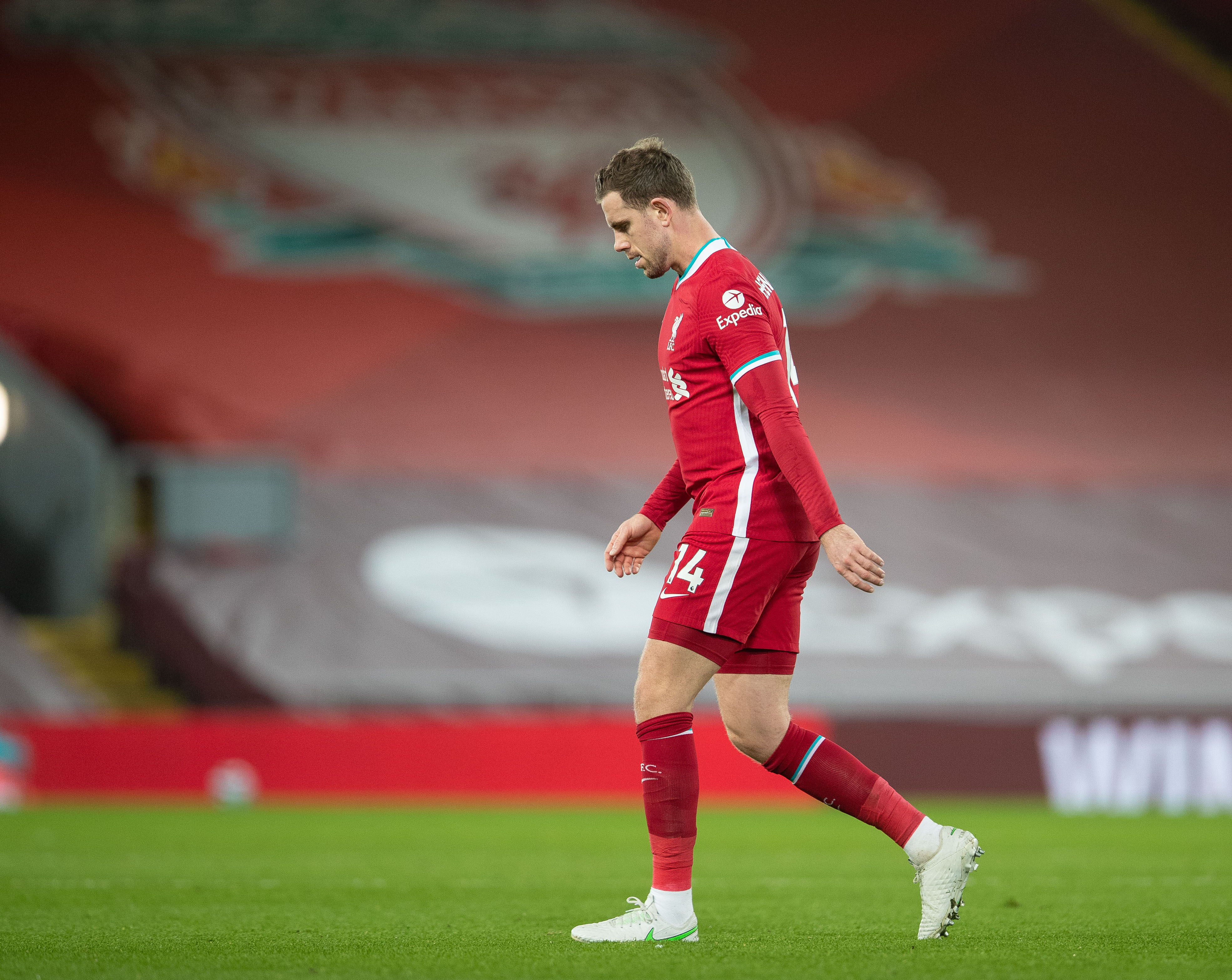 维拉客场4-3逆转布莱顿，终结其英超主场不败纪录，升至第三名。（阿斯顿维拉客场4-3逆转布莱顿，终结对手英超主场不败并升至积分榜第三）