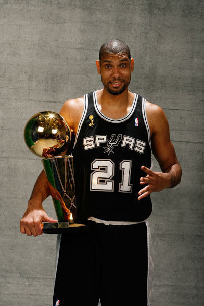 记者：若国足明年热身没惨案或大事故，邵佳一至少干到亚洲杯结束（记者：若国足明年热身赛无惨败或重大变故，邵佳一至少留任至亚洲杯结束）