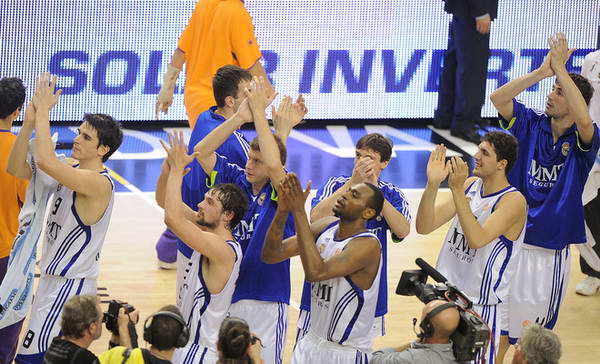 NBA球员交易动态及球队影响（NBA交易观察：球员流动与球队格局变化）