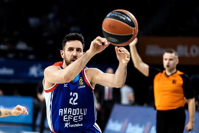 篮球湖人超级替补连续三场得分上双（湖人板凳奇兵三连场得分上双）